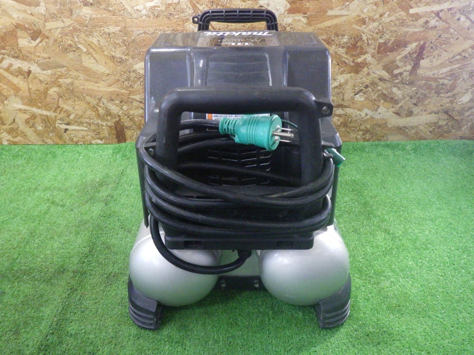 マキタ makita エアコンプレッサー AC462XLB 黒 11L 4口 常圧/高圧 (50 