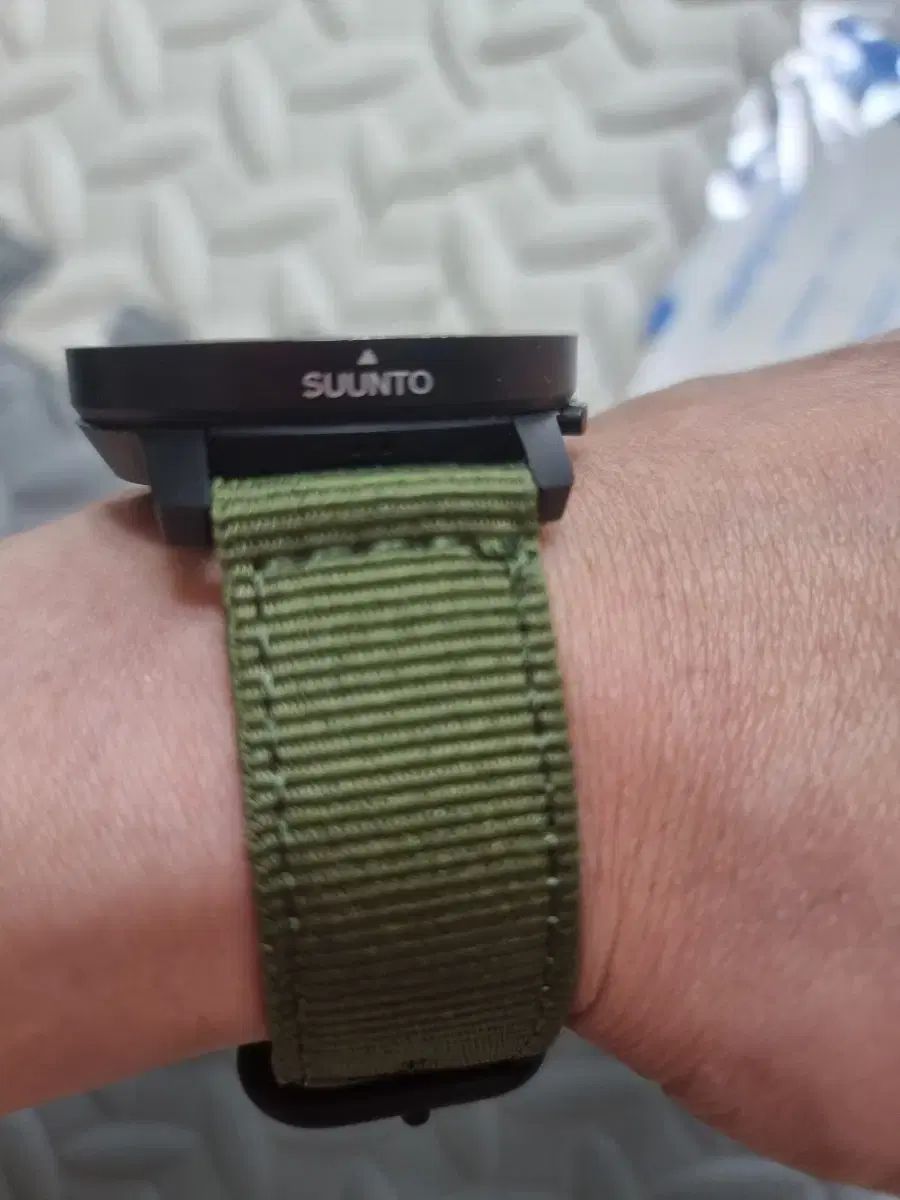 スント 9