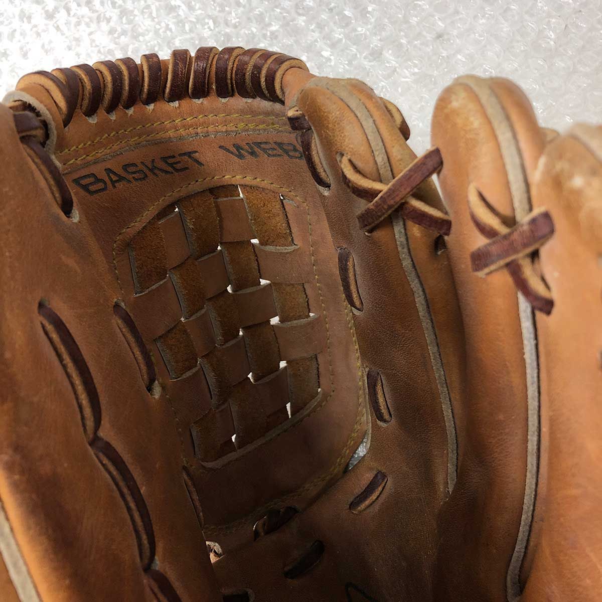 広島東洋カープ 紀藤真琴 #11 グローブ 実使用品 /中日