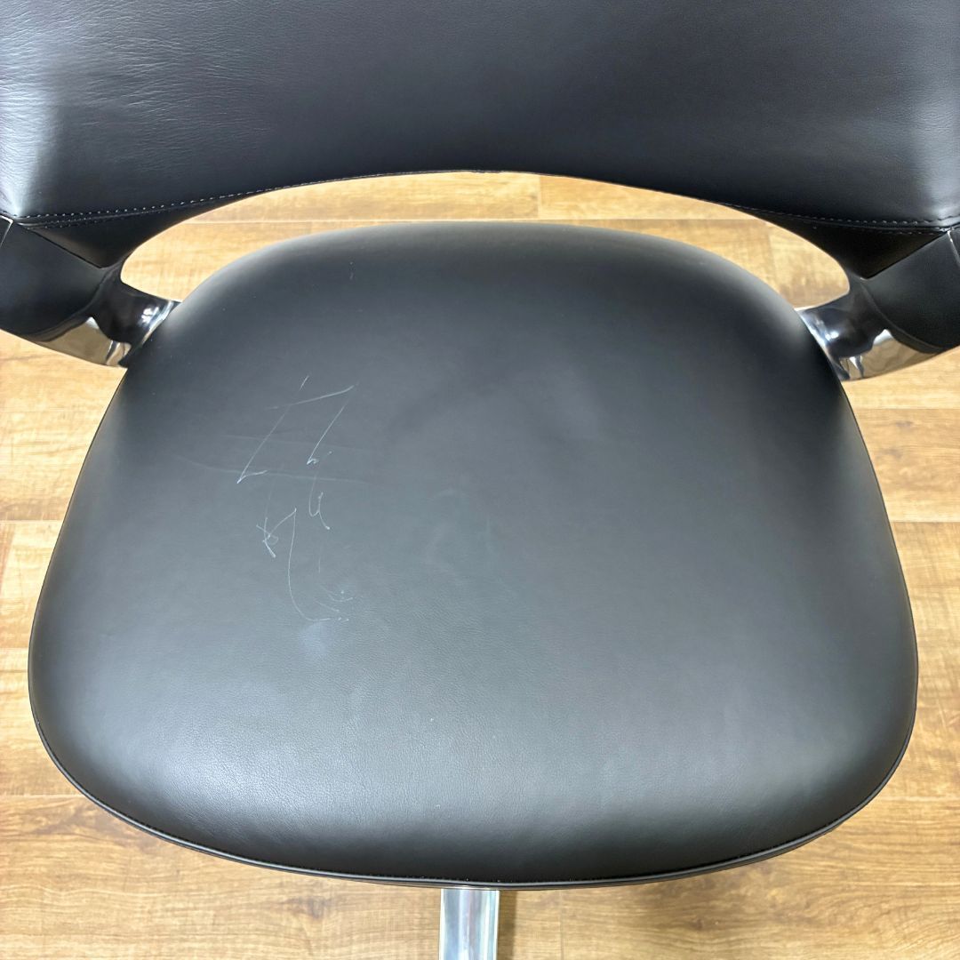 ITOKI レオニスチェア KJ-215LME-Z9T1 イトーキ 製 役員チェア エクストラハイバック 固定肘 レザータイプ ブラック MARWIL-DEMENAGEMENTS_CH