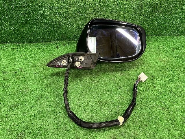 右サイドミラー