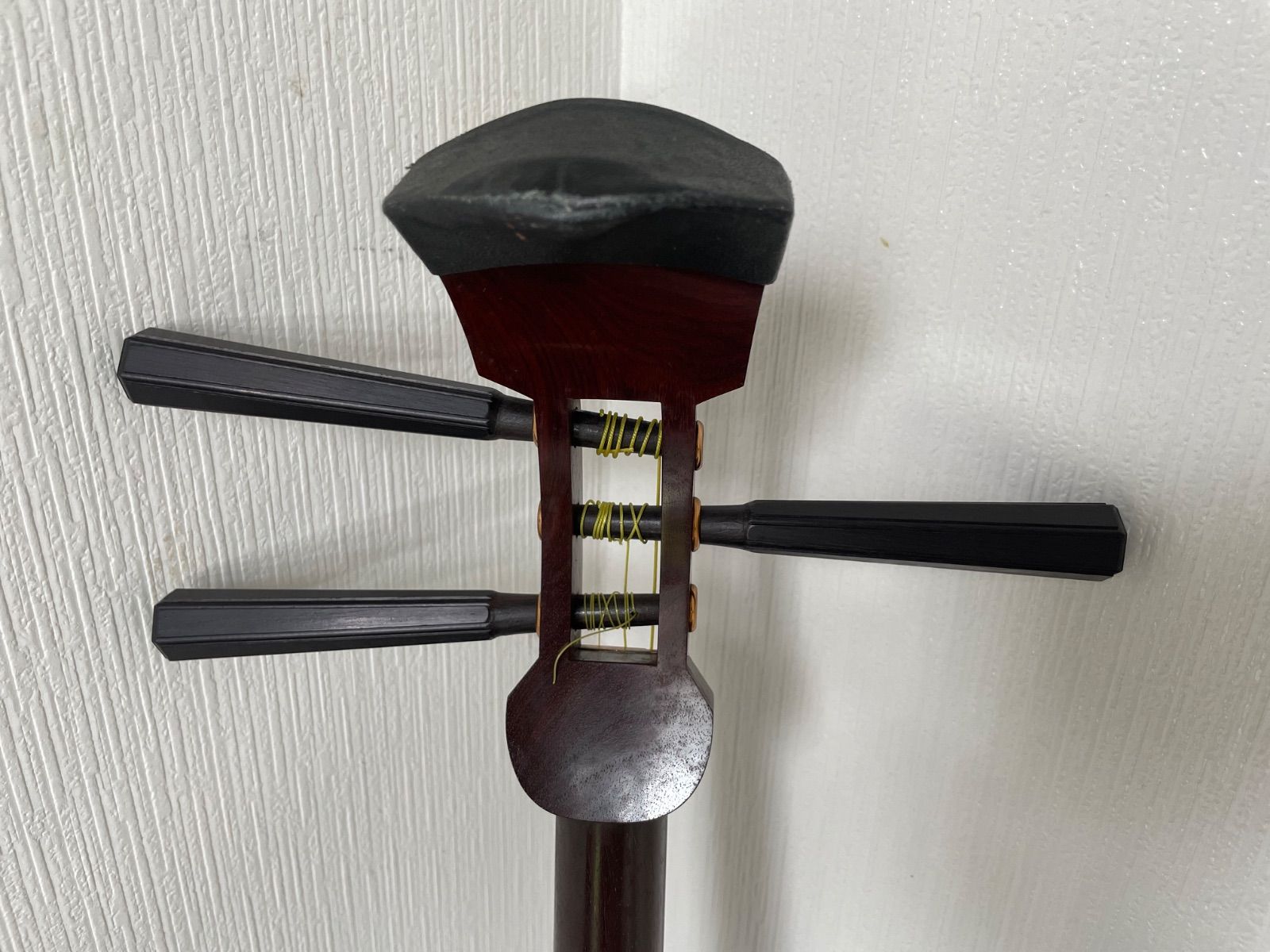 メ4809 高級 和楽器 三味線 紅木 ハードケース付き メ4809 高級 和楽器 三味線 紅木 ハードケース付き 付属品多数 ハード