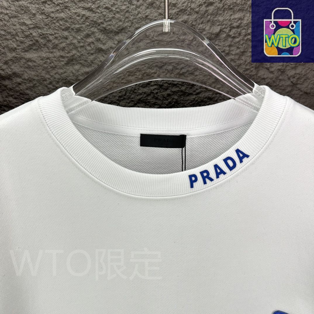 美品　PRADA　パーカー　三角ロゴ　クロップド丈　現行　トライアングルロゴ　白 ホワイト（白）系 L PRADA(プラダ) パーカー・フーディ(メンズ