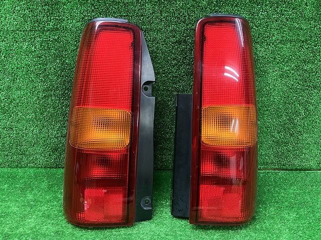スズキ JB23W ジムニー テールレンズ左右 22032081 250122201