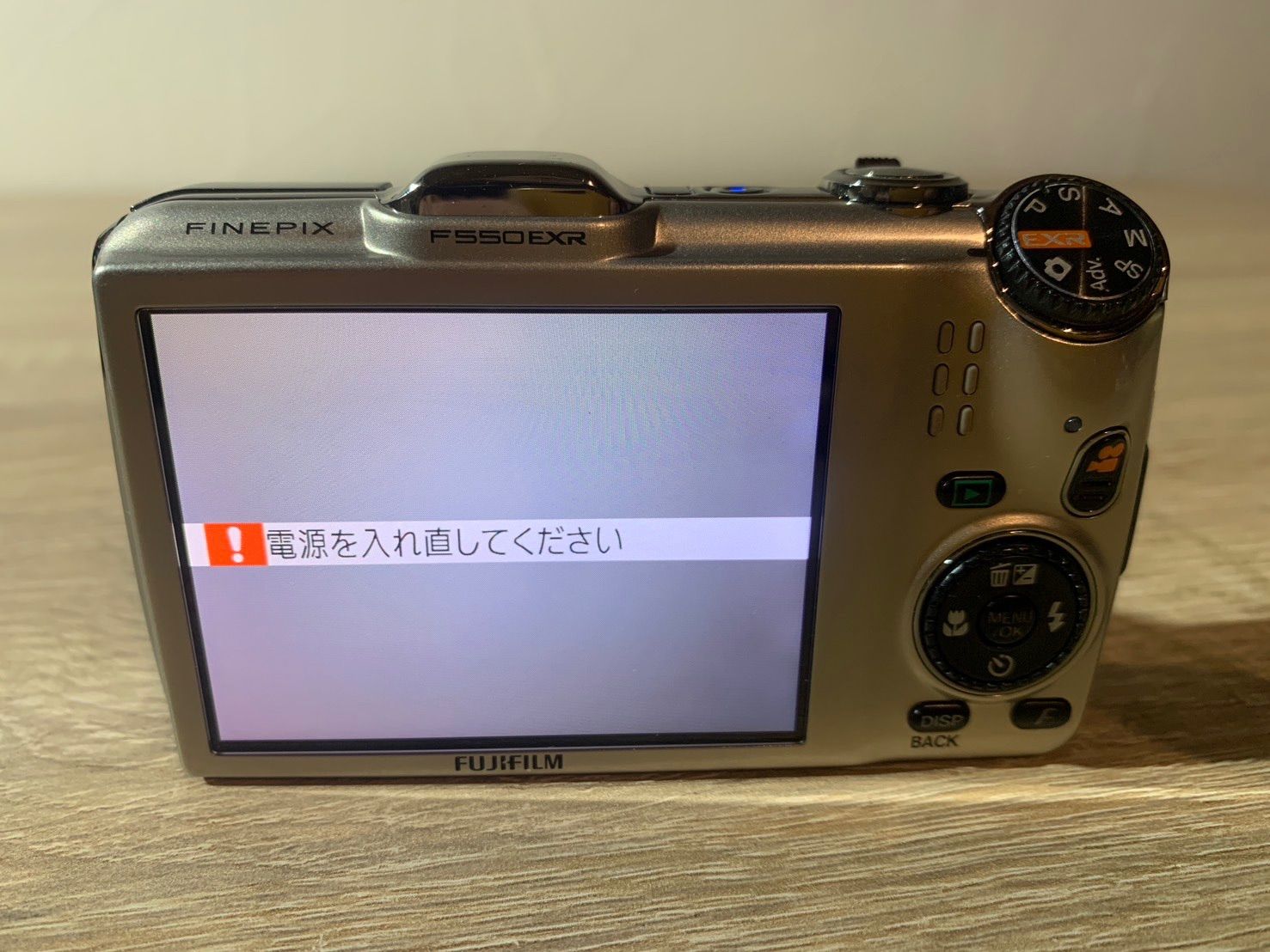 5966 FUJIFILM FINEPIX F550EXR シルバー デジカメ ジャンク品 - メルカリ