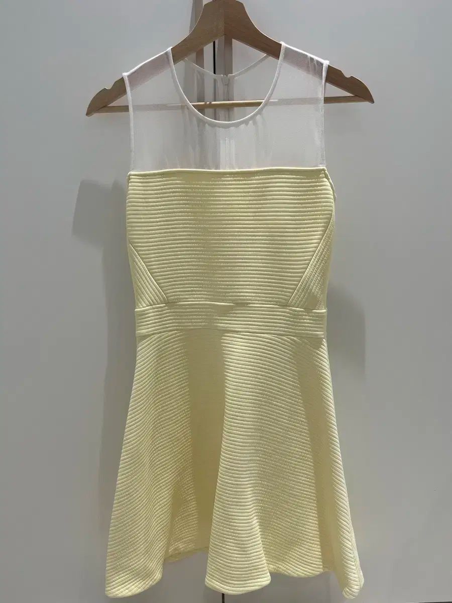 SANDRO サンドロ Sandro 黄色 ワンピース 55