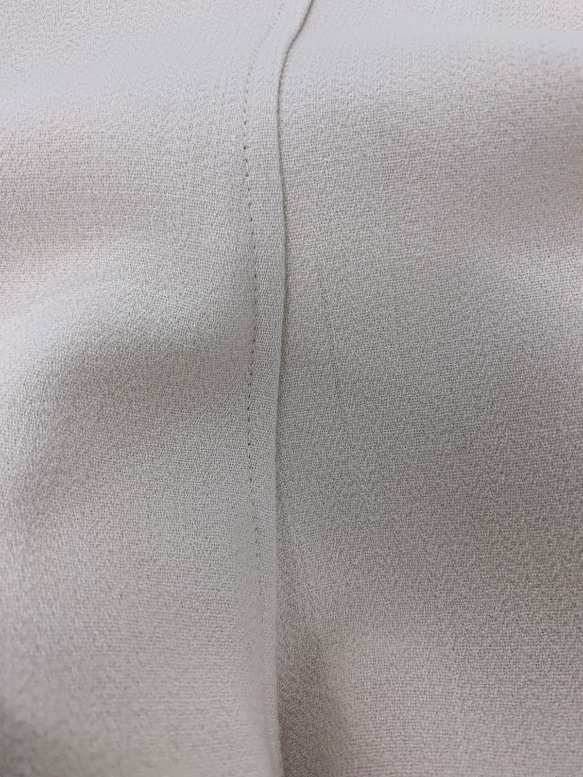 ベージュ