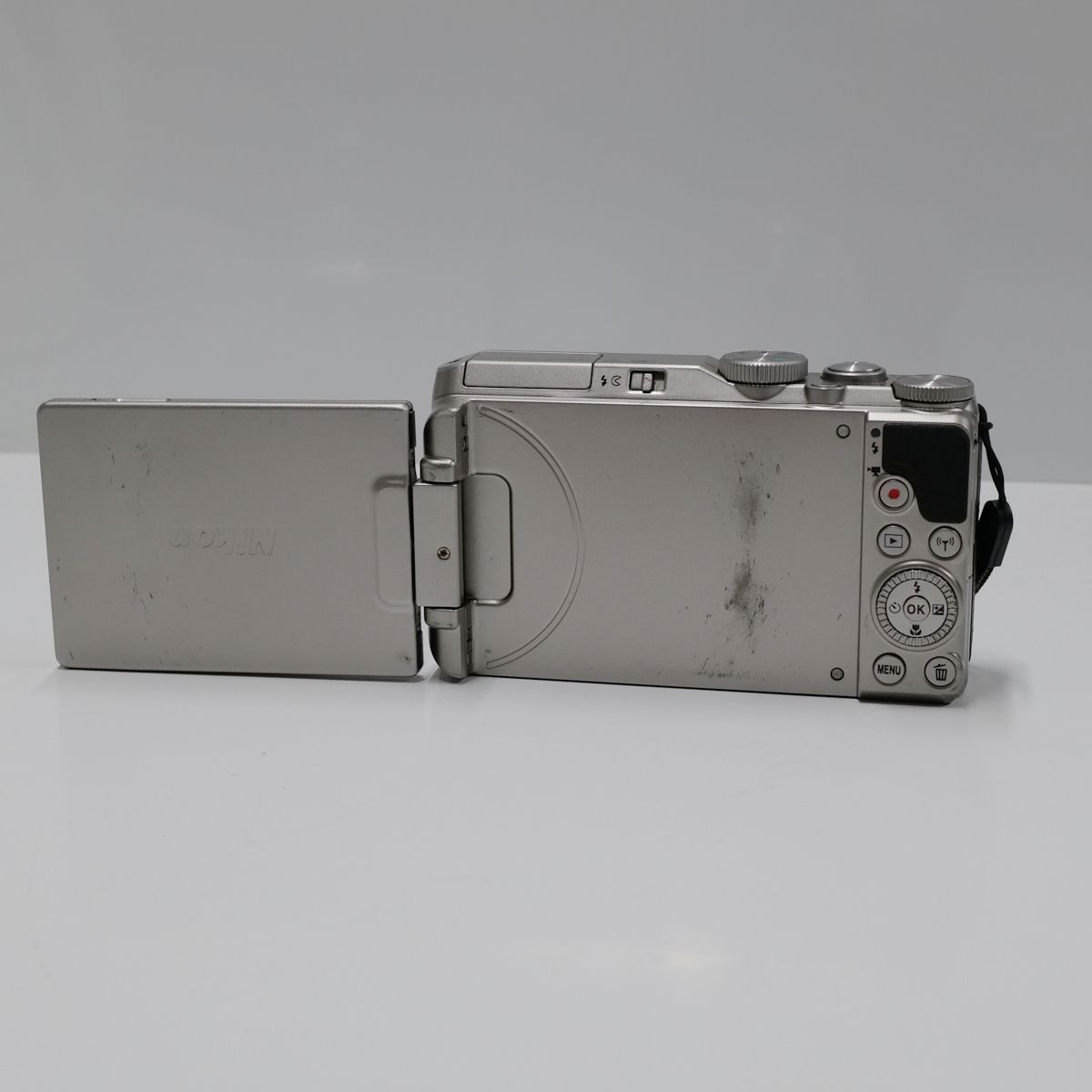 Nikon COOLPIX S9900 USED美品 デジタルカメラ 本体+バッテリー