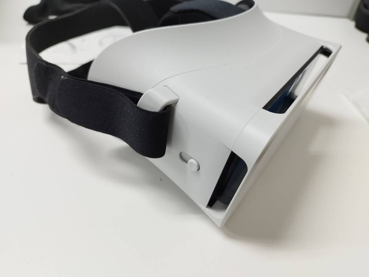 ソニー VRヘッドセット VRゴーグル sony Xperia View ビジュアルヘッド