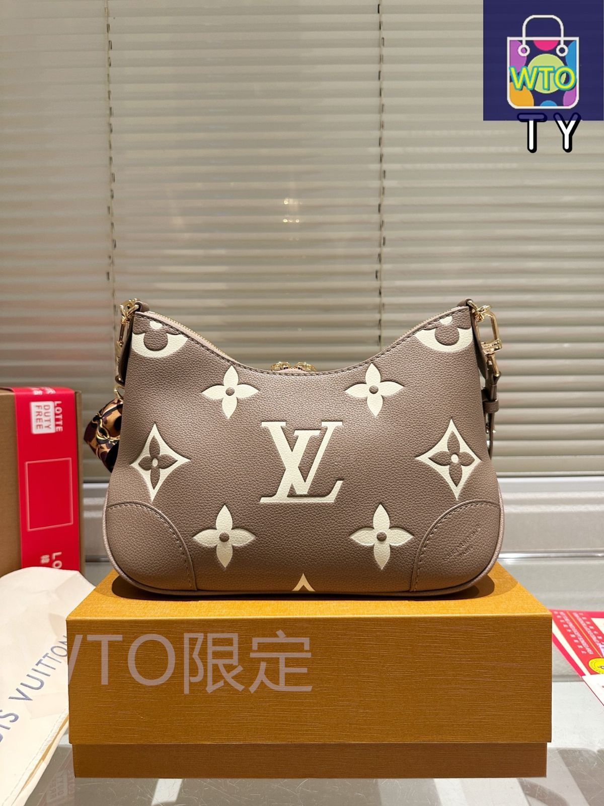 今日特価】Louis Vuitton モノグラム ハーフムーンバッグ