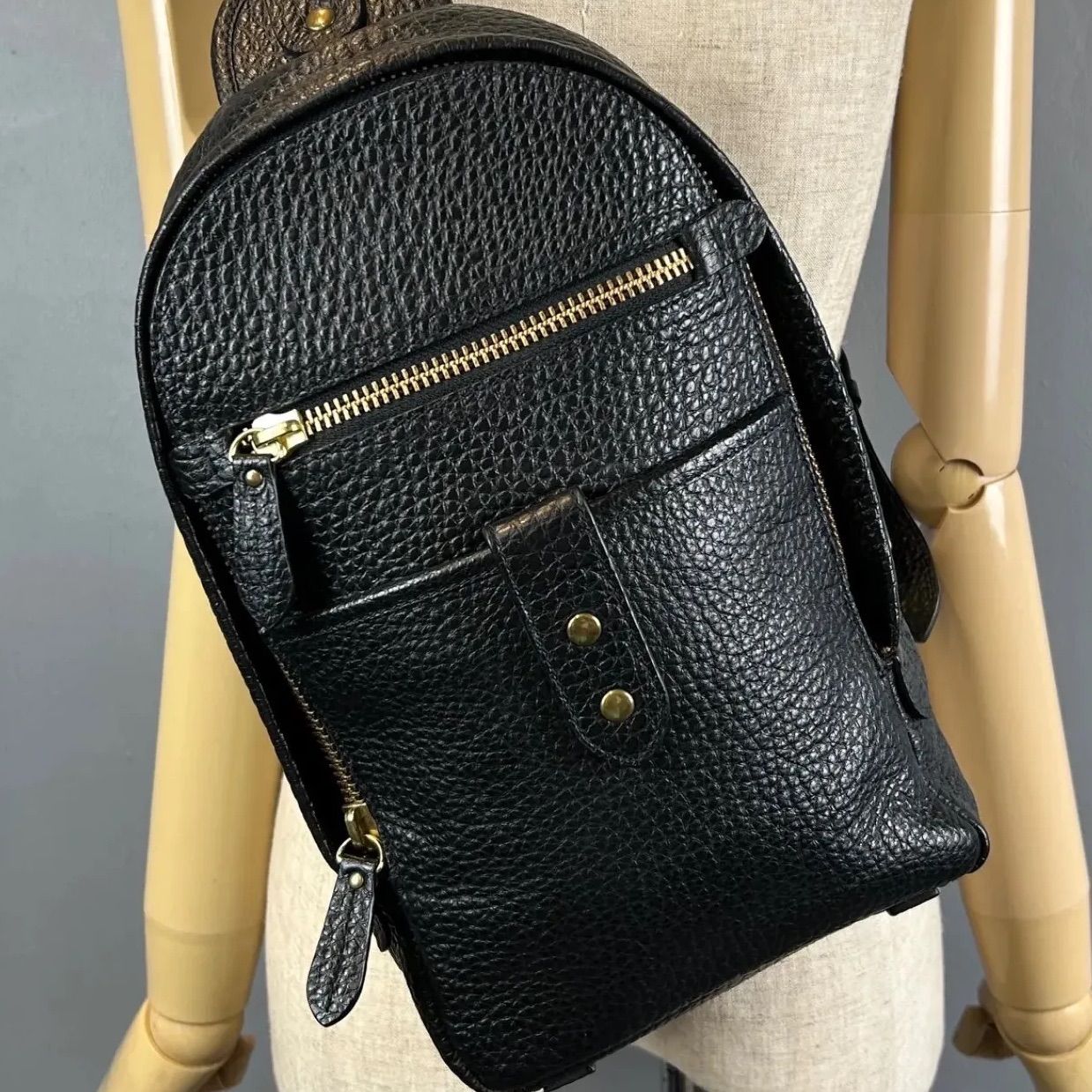COLE HAAN コールハーン レザーバッグ ボディバッグ ボディーバッグ 