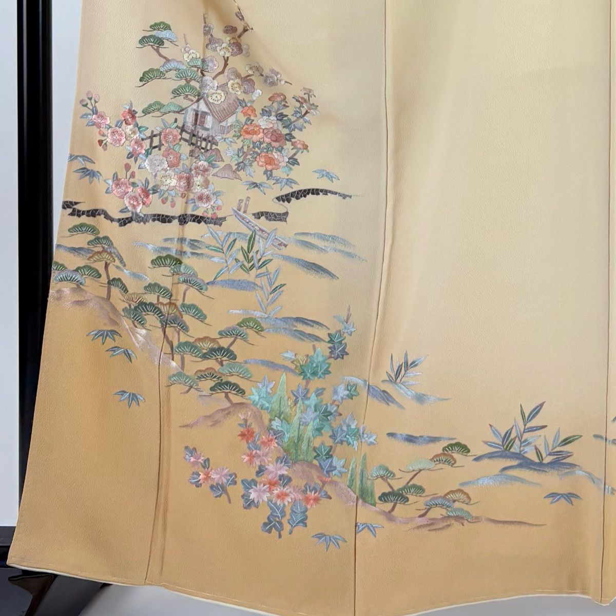 訪問着 身丈162.5cm 裄丈65.5cm M 袷 落款 松竹梅 家屋 刺繍 ぼかし ベージュ 正絹 一つ紋