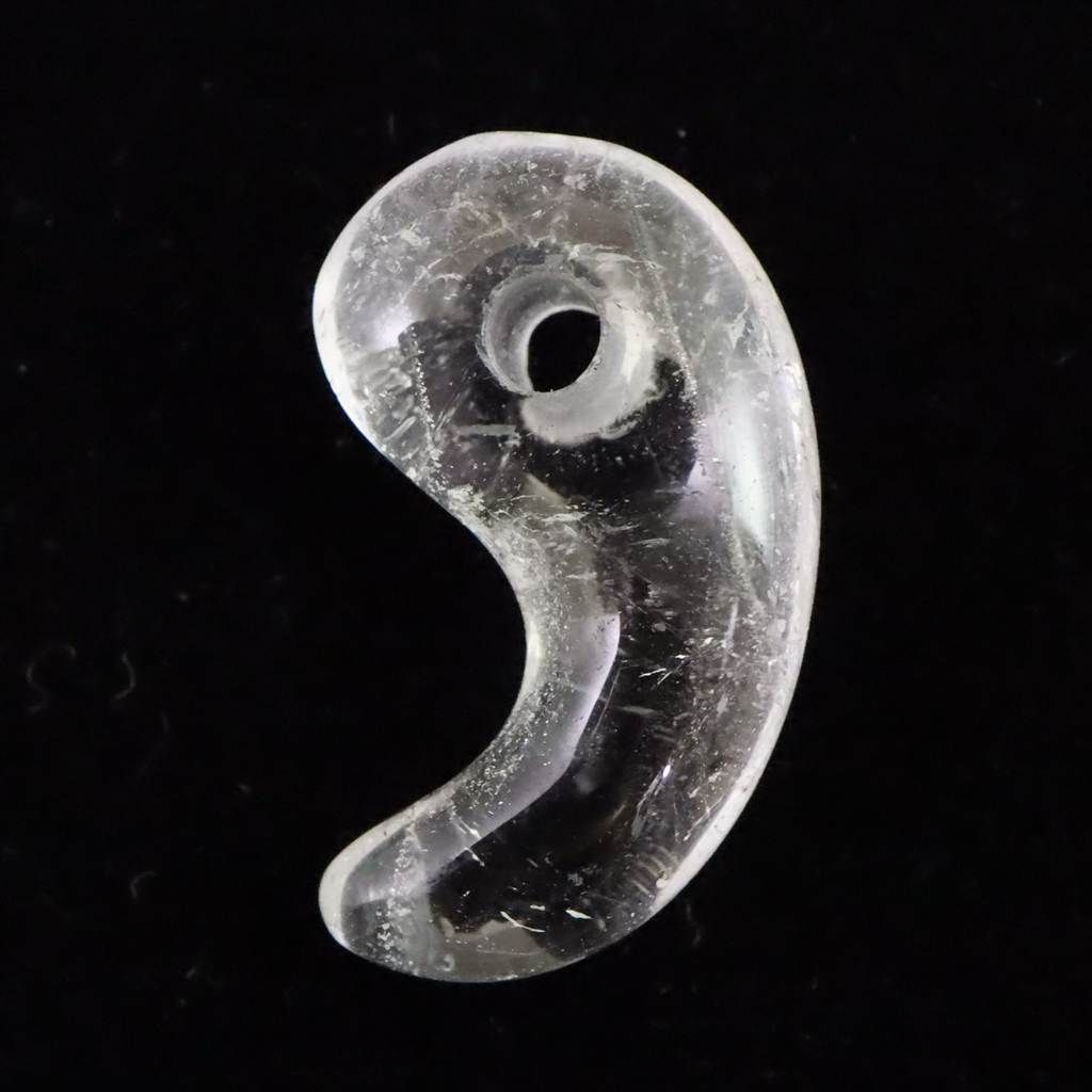 チベット カイラス産 ヒマラヤ 水晶 勾玉 4.56g 【榎本通商27210】 b2