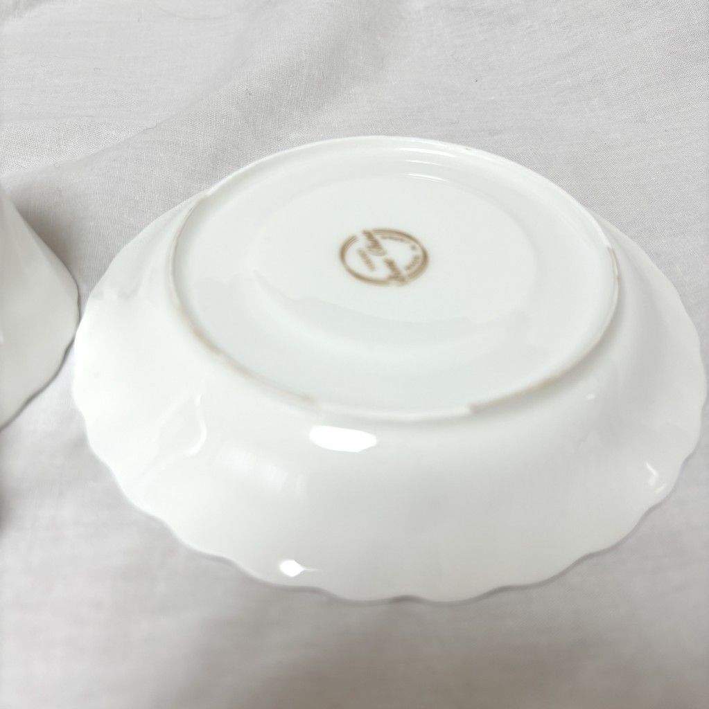 ニッコー 食器 レトロ カップ＆ソーサー ５客セット 石川県 NIKKO FINE BONE CHINA(ニッコー ファイン ボーン チャイナ) 白  ウェーブ スパイラルフレア - メルカリ