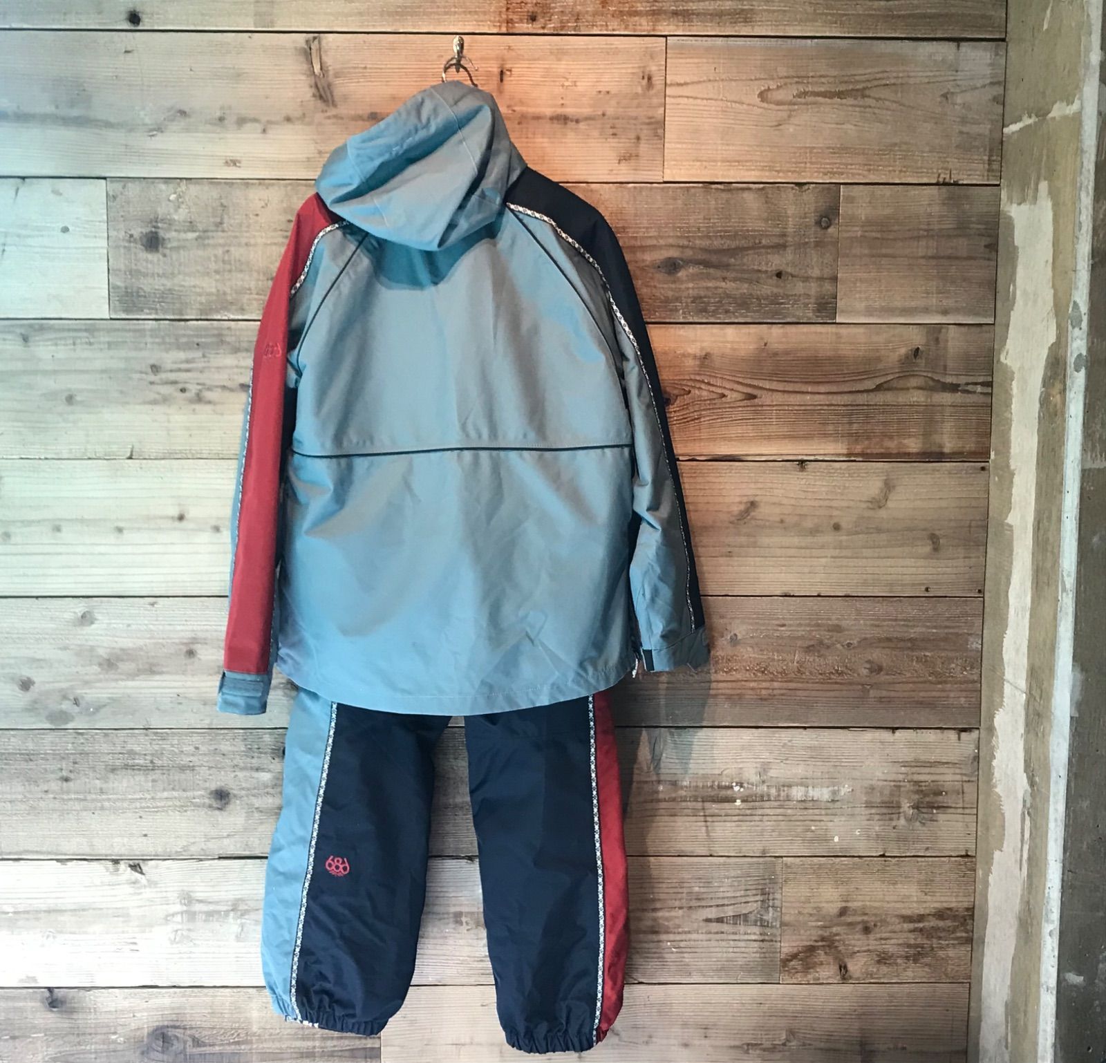 686 forest baileyフォレストベイリースノーボードウェア セット