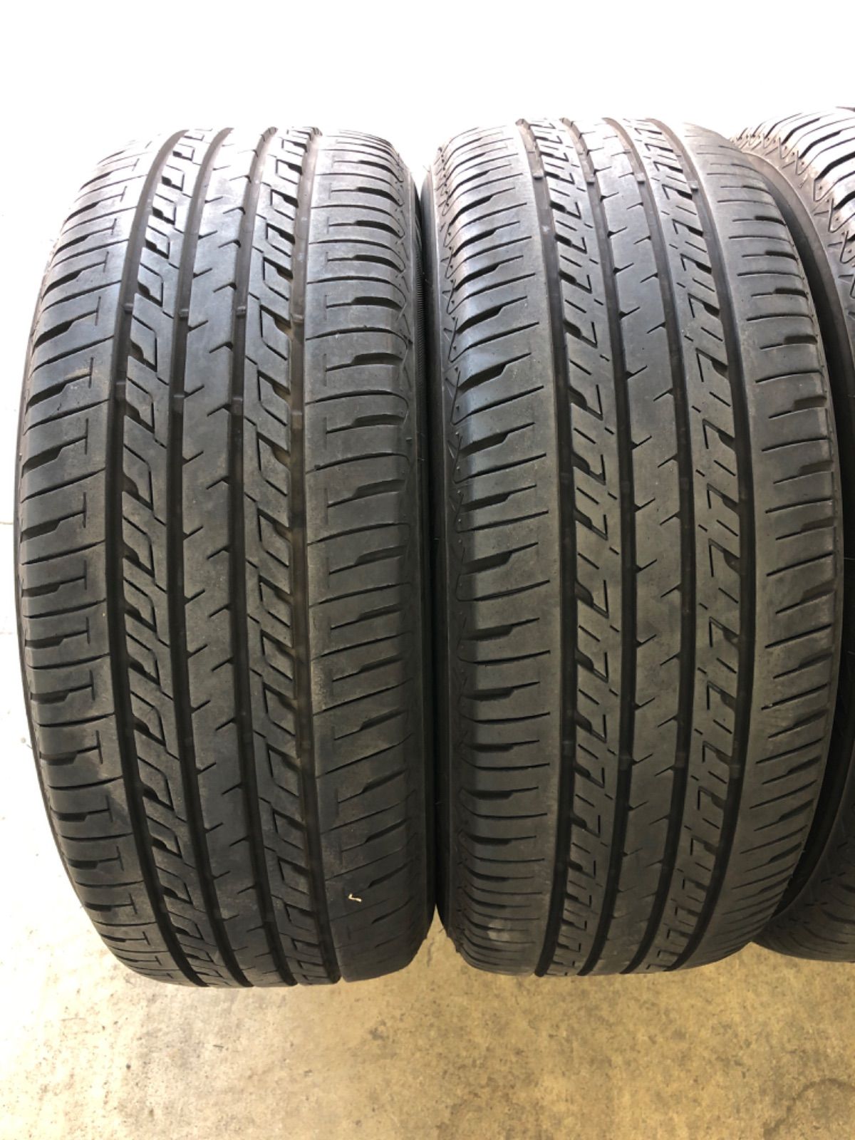 スバル純正 XV サマータイヤ 夏タイヤ225/55R17 タイヤ溝たっぷりのスバルXV純正入庫しました！ スバルXV純正 17