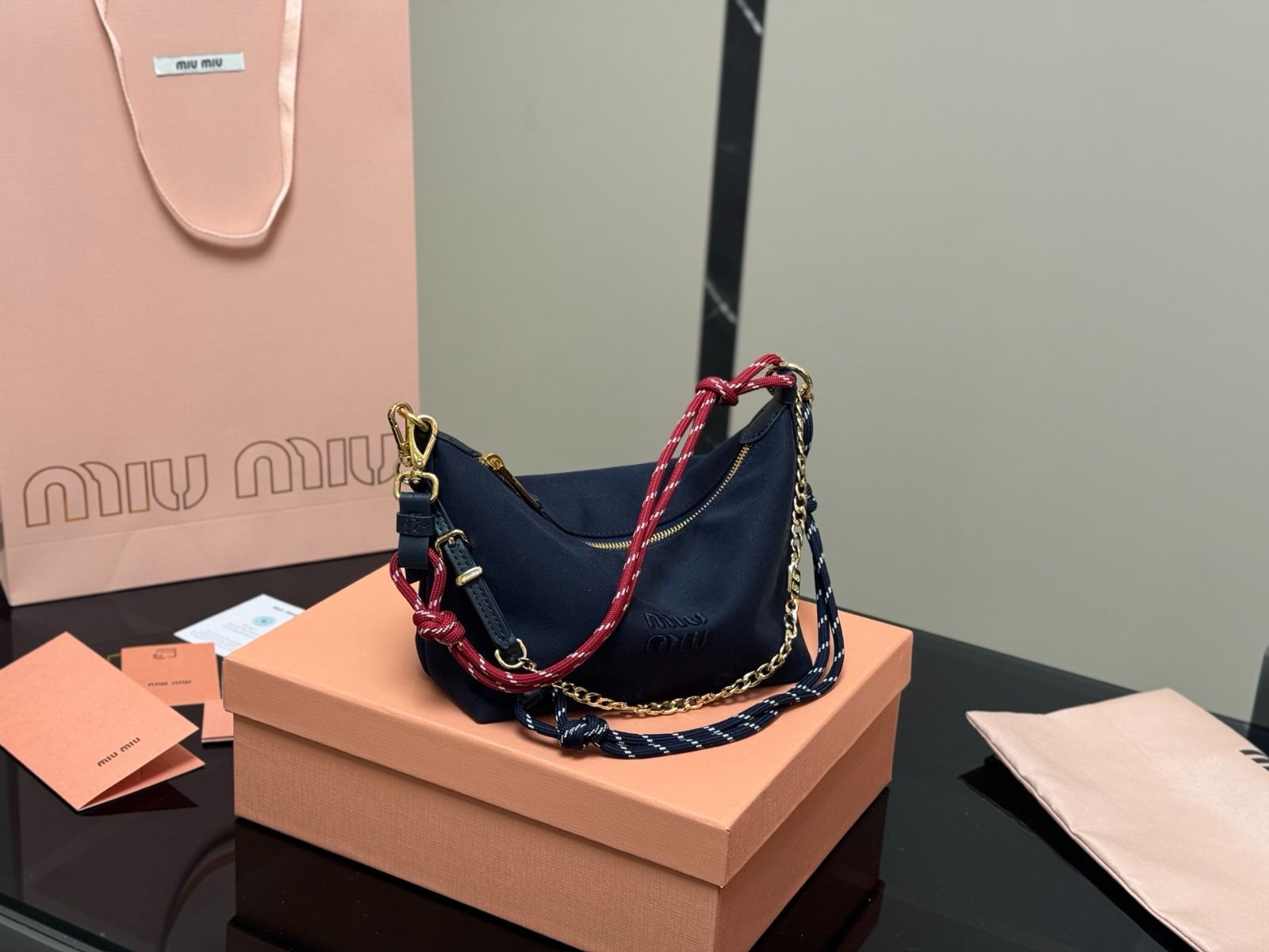 今日 MiuMiu ミュウミュウ キャンバス ランチボックスバッグ with サーフレース