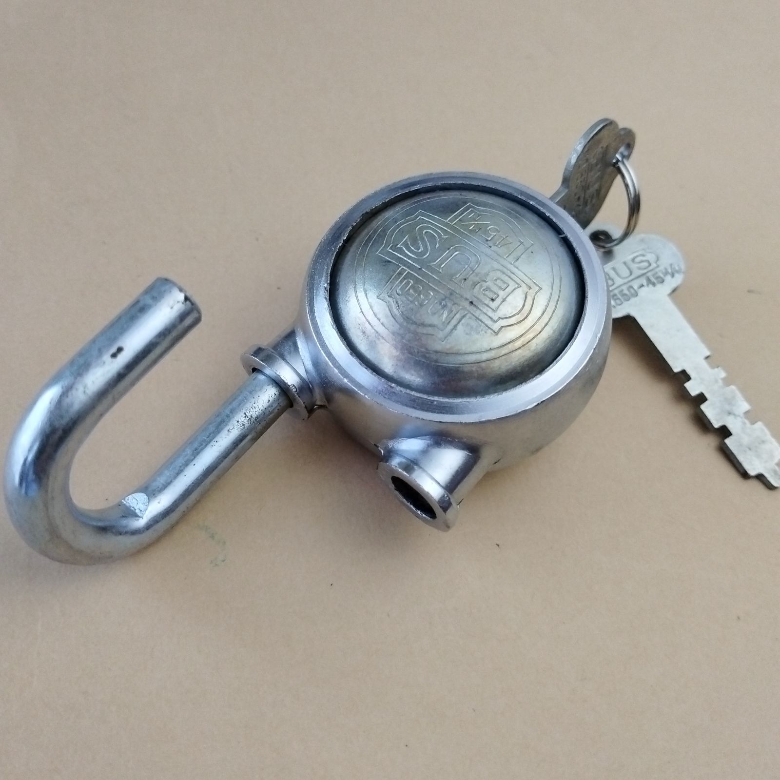 昭和レトロ 【太鼓錠たいこじょう】BUS製 - メルカリ