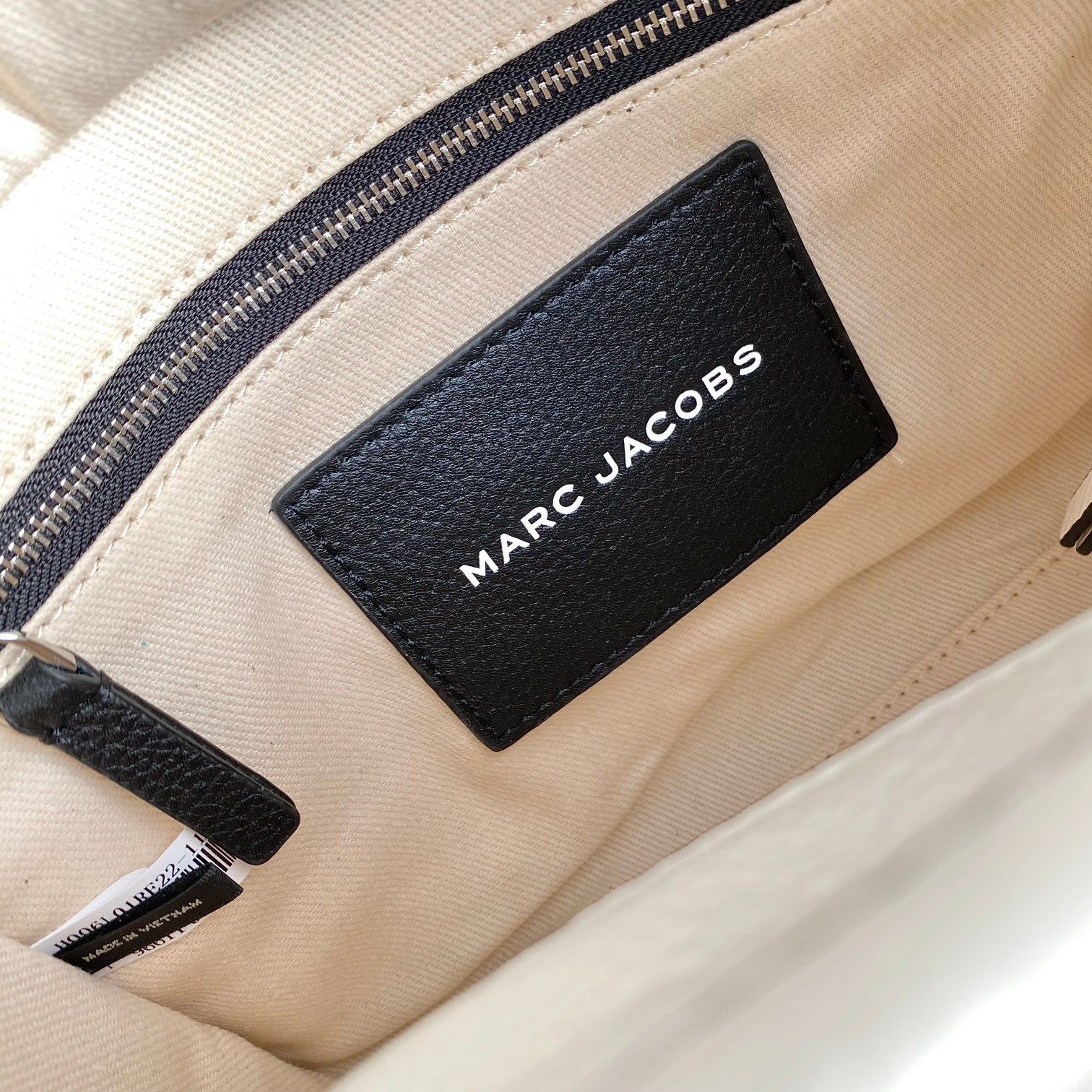 新品未使用】 MARC JACOBS 牛革 トートバッグ 26cm