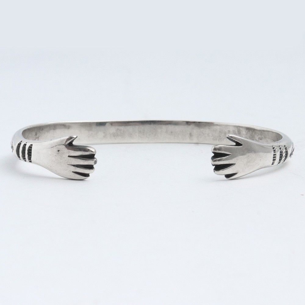 LARRY SMITH LOVE HANDS BRACELET シルバー - メルカリ