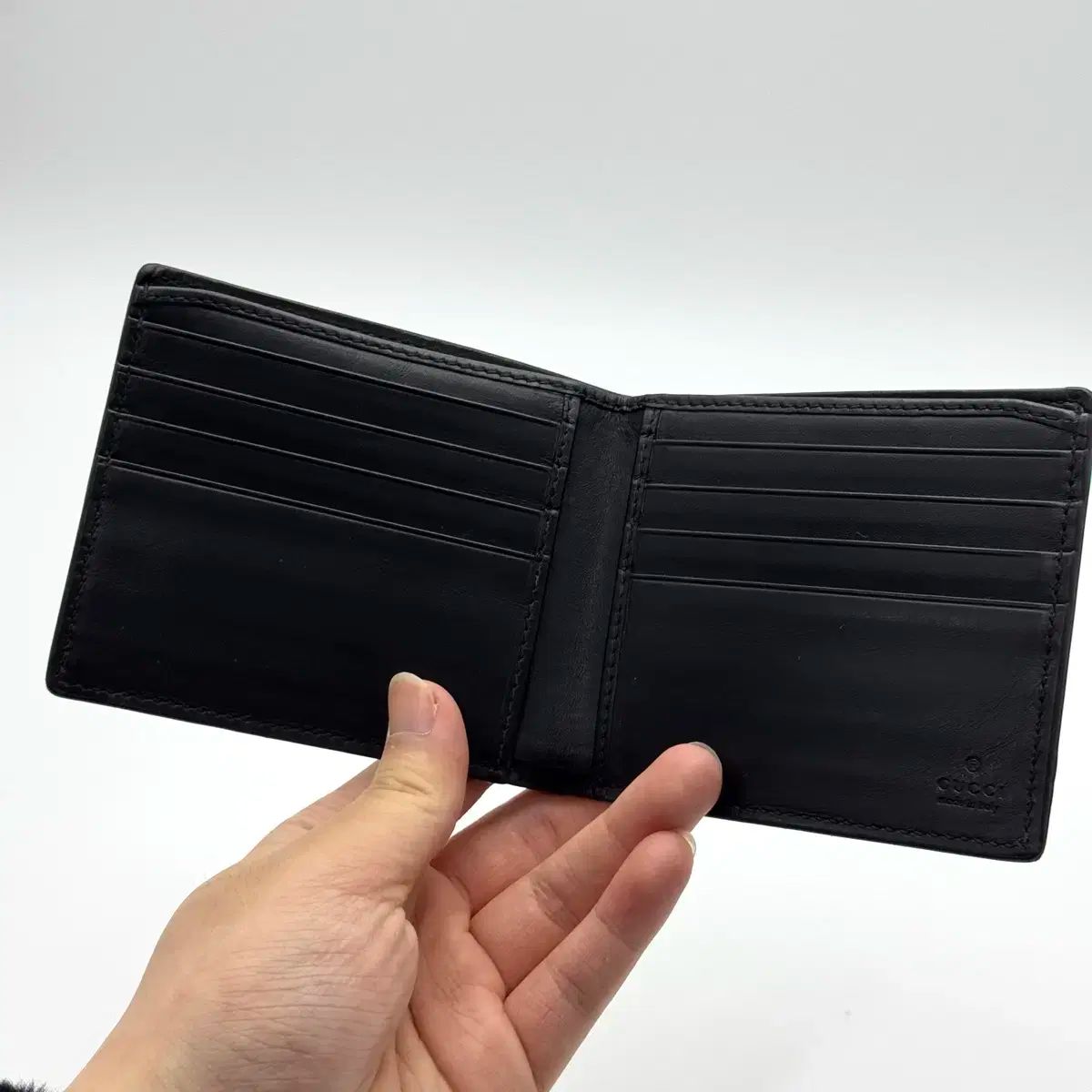 GUCCI グッチ