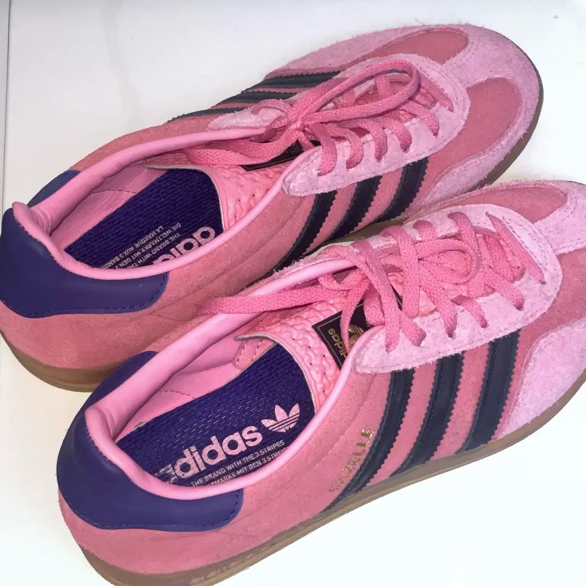 アディダス ガゼル インドア ピンク 245
