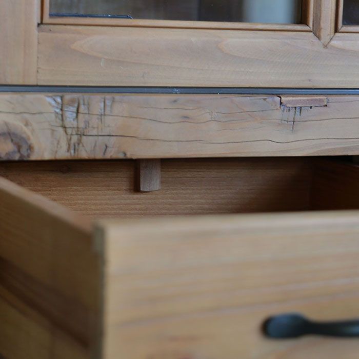 1120 アンティーク　杉のガラスケース　飾り棚　収納棚　キャビネット　レトロ 1120 アンティーク 杉のガラスケース 飾り棚 収納棚