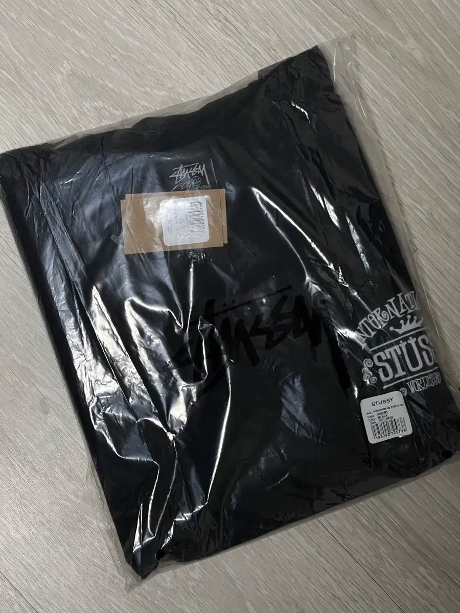 新品 STUSSY(ステューシー) 世界的に 長袖 ロングスリーブ Tシャツ 黒 XXL
