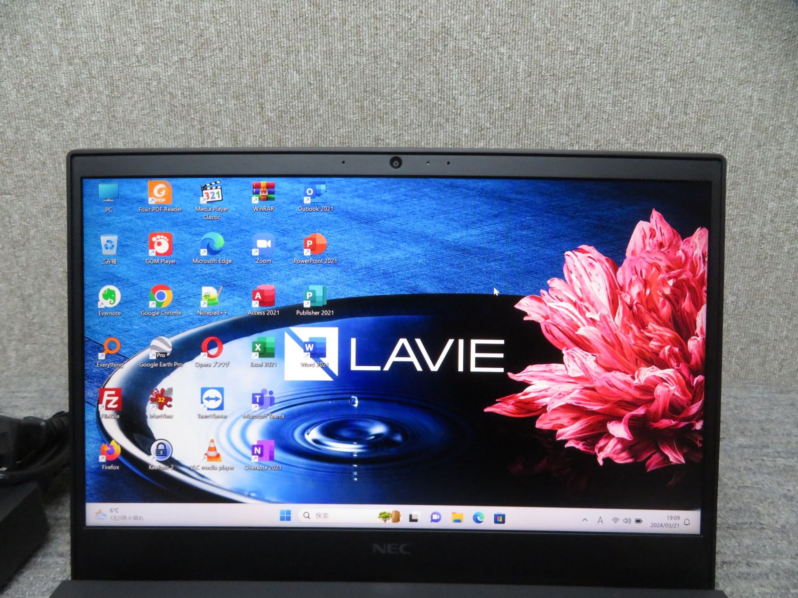 2019年秋冬モデル LAVIE Direct PM(X) 13.3型ワイド （モバイル