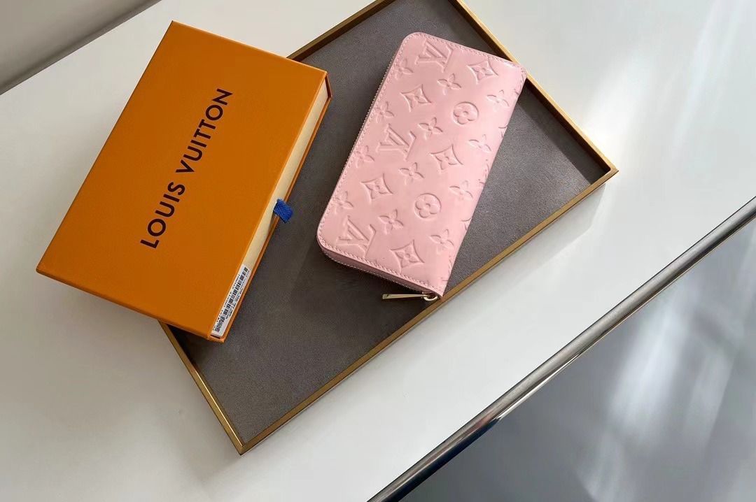 LOUIS VUITTON 未使用 ピンク