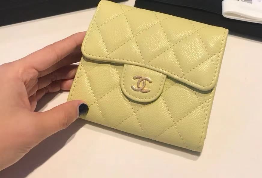 CHANEL クラシック スモール フラップ ウォレット三つ折り財布