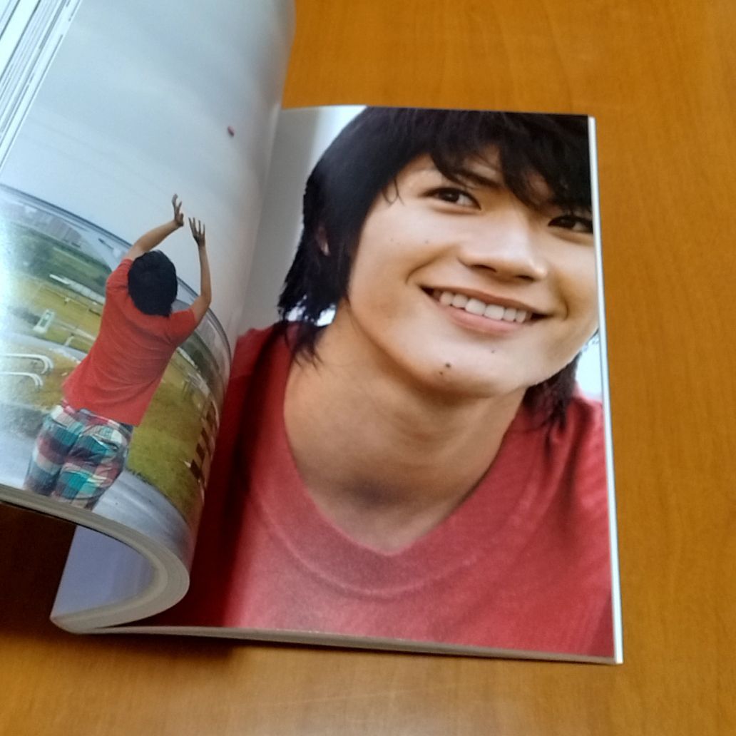 三浦春馬 写真集 ファーストPHOTO BOOK たぶん。 - メルカリ