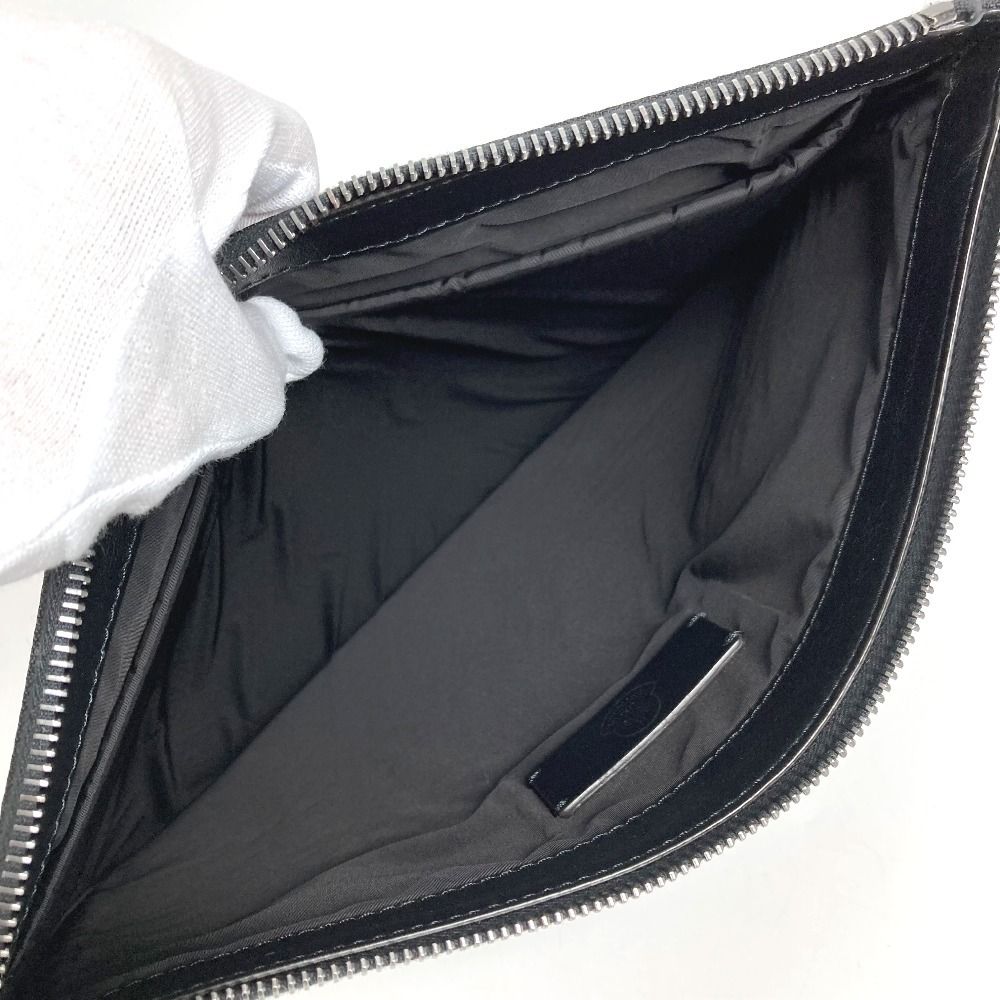 クラッチバッグ ロゴ