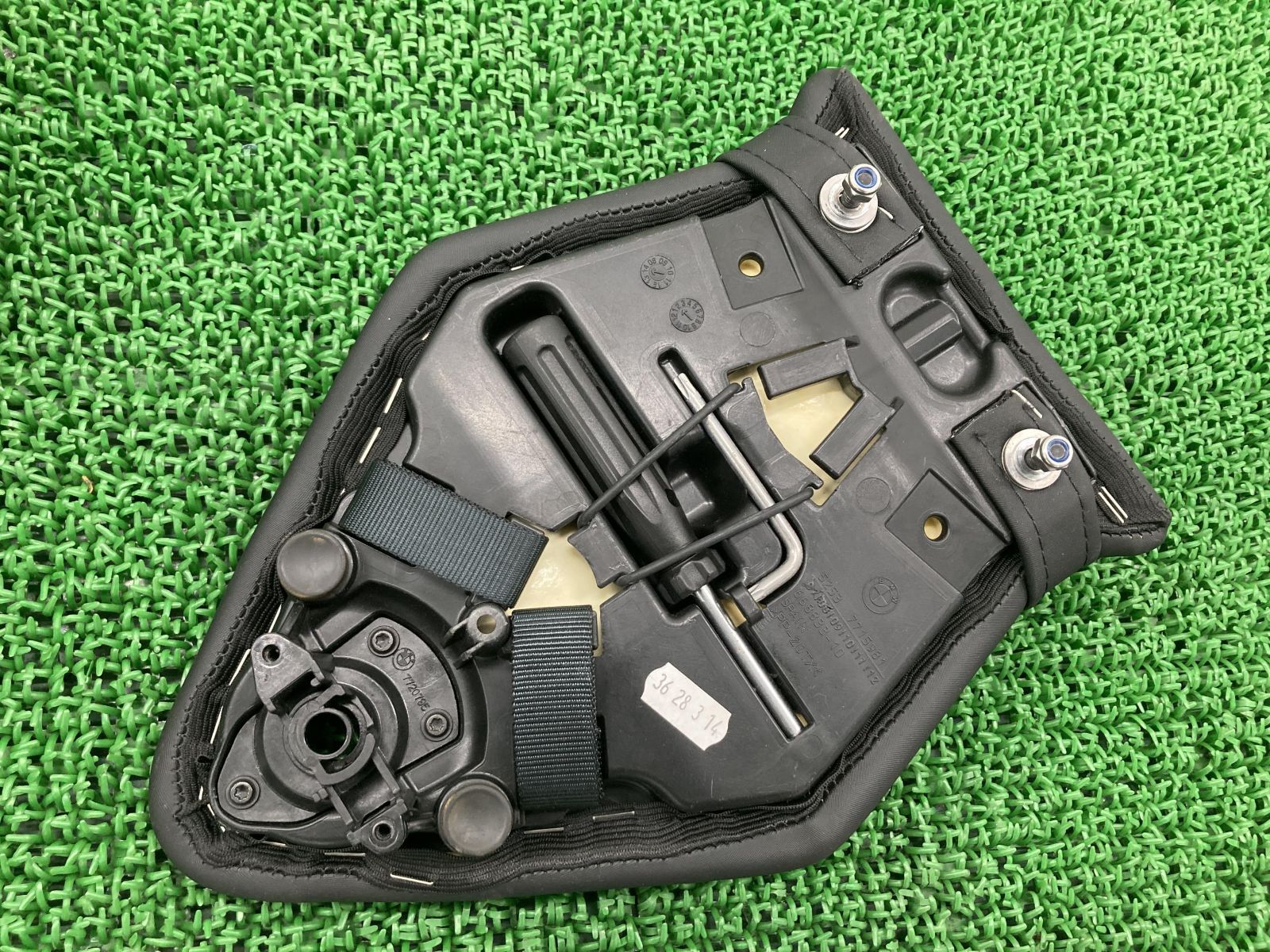 HP4 タンデムシート 5253 7715981 WB10D0105EZ498*** BMW 純正 中古