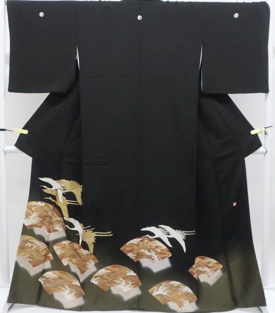 作家物 黒留袖 羽ばたく鶴 金駒刺繍 裄69 着物 正絹 五つ紋 RK-3575 一輝堂】リサイクル着物 黒留袖 五つ紋 金駒刺_ 比翼仕立て 鶴