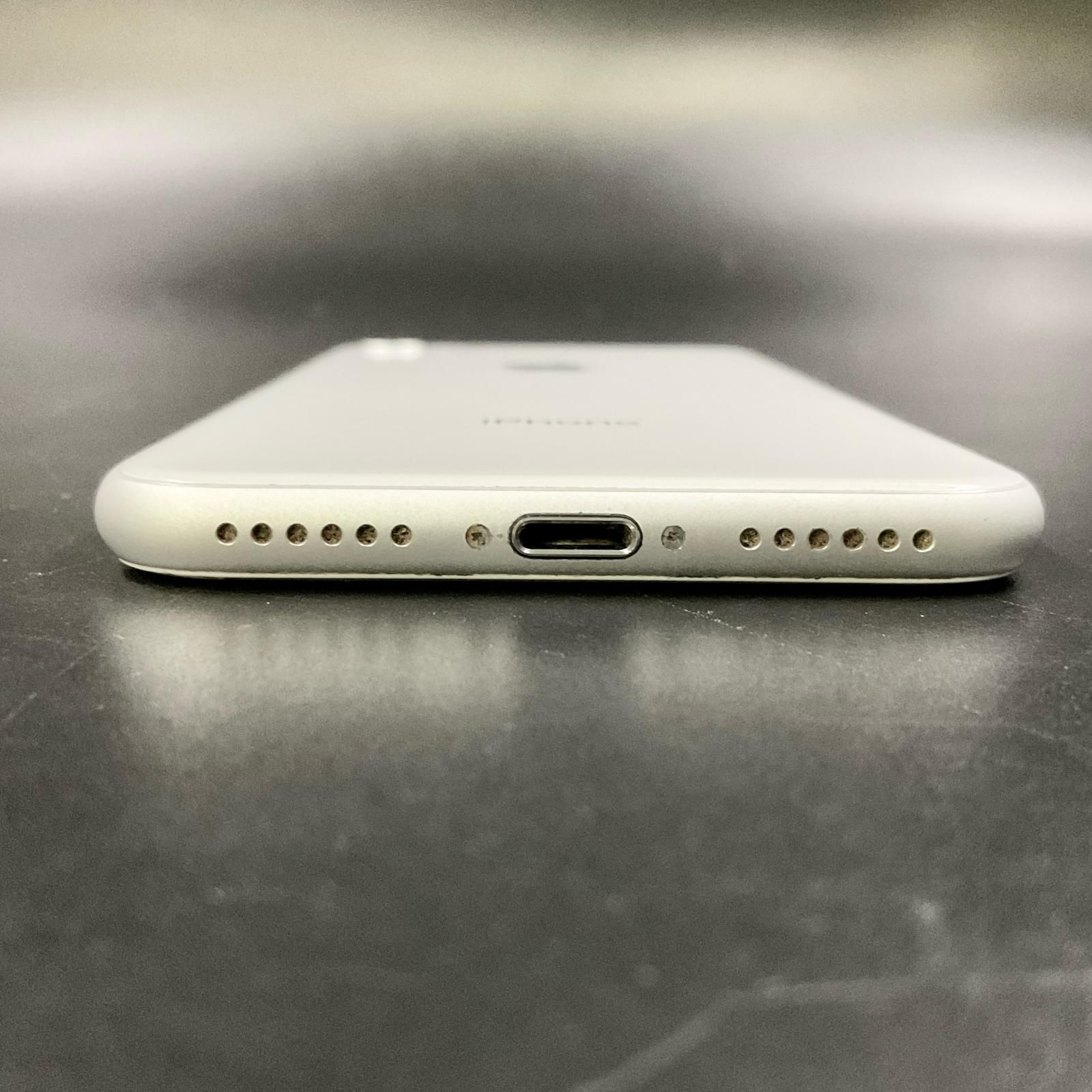 全額返金保証】【最速発送】Apple iPhone 8 64GB シルバー SIMフリー 