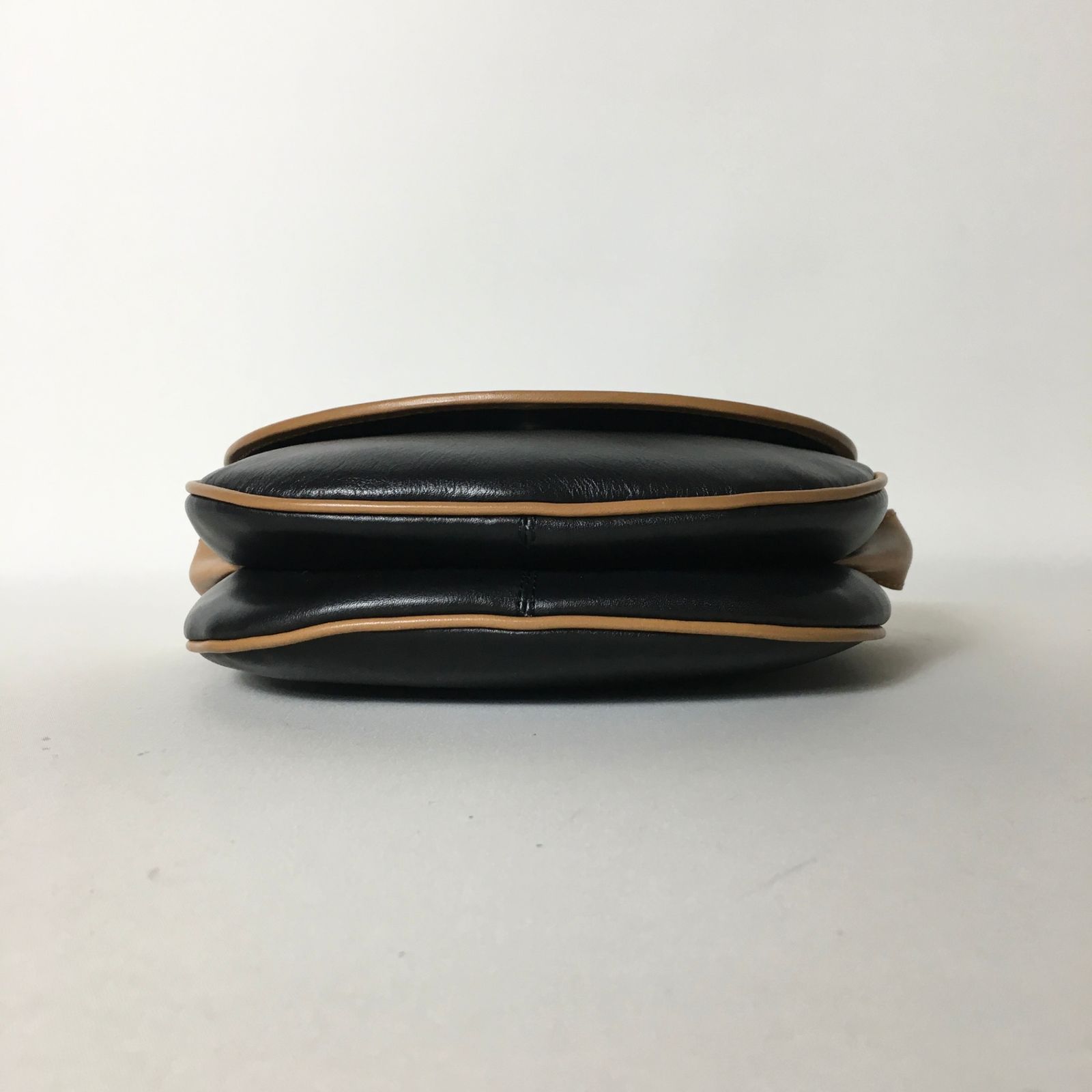 2507-185｜美品｜セリーヌ ショルダーバッグ レザー ブラック トリオンフ 2507-185｜美品｜セリーヌ ショルダーバッグ レザー ブラック