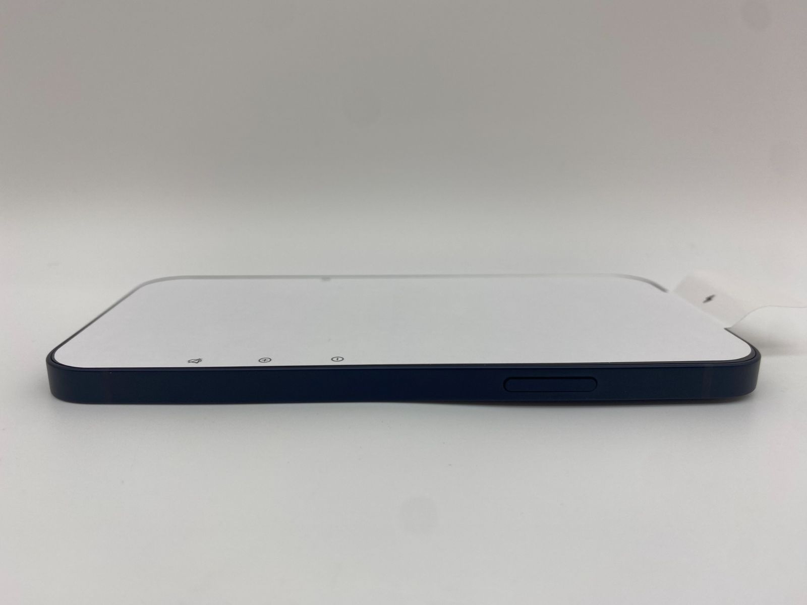 095★ほぼ新品★充電５回★iPhone 12 64GB/純正バッテリー100% ☆ほぼ新品未使用☆充電回数5回☆iPhone 12 64GB ブラック