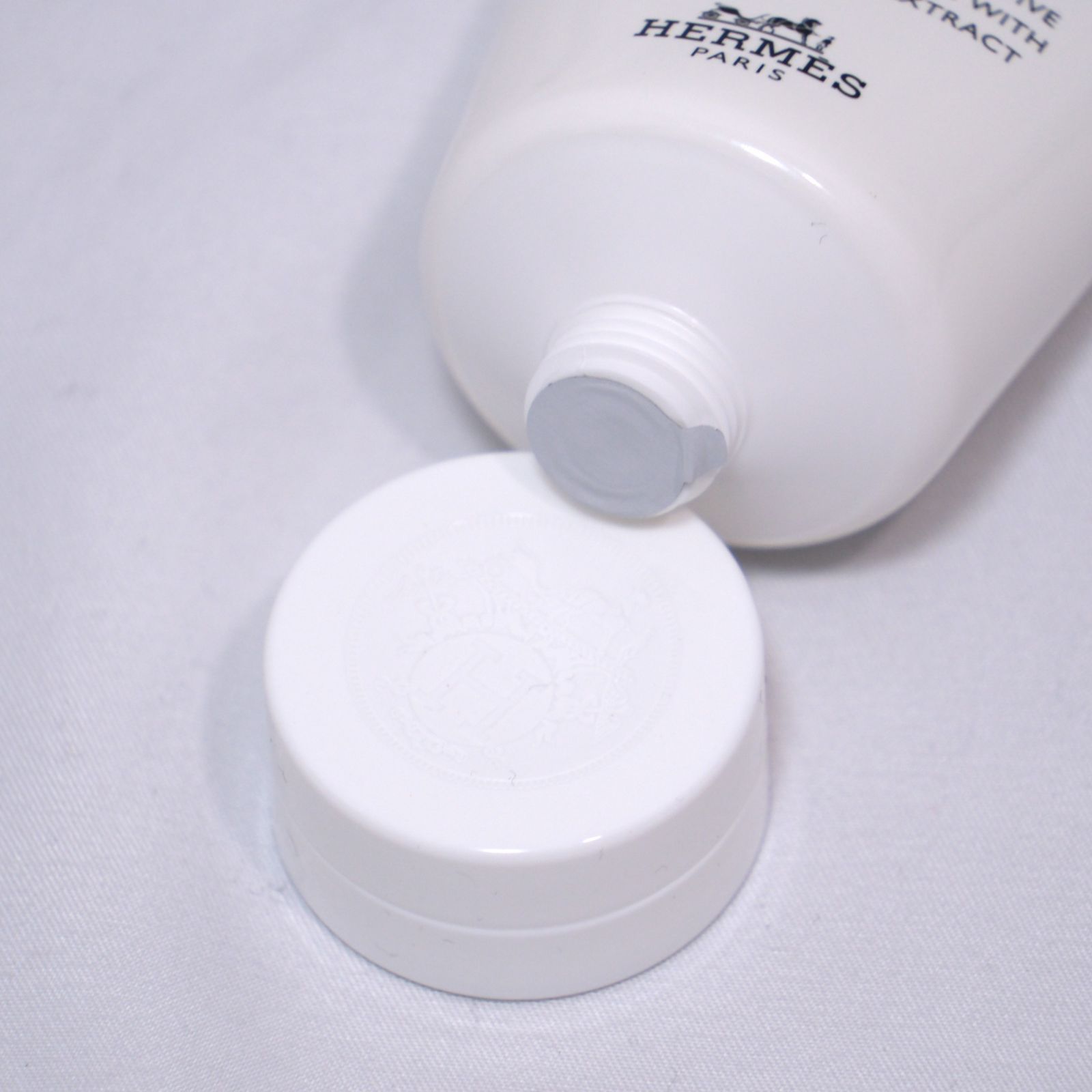 LES MAINS HERMES ハンドクリーム 50ml ハンドケアクリーム | Hermès