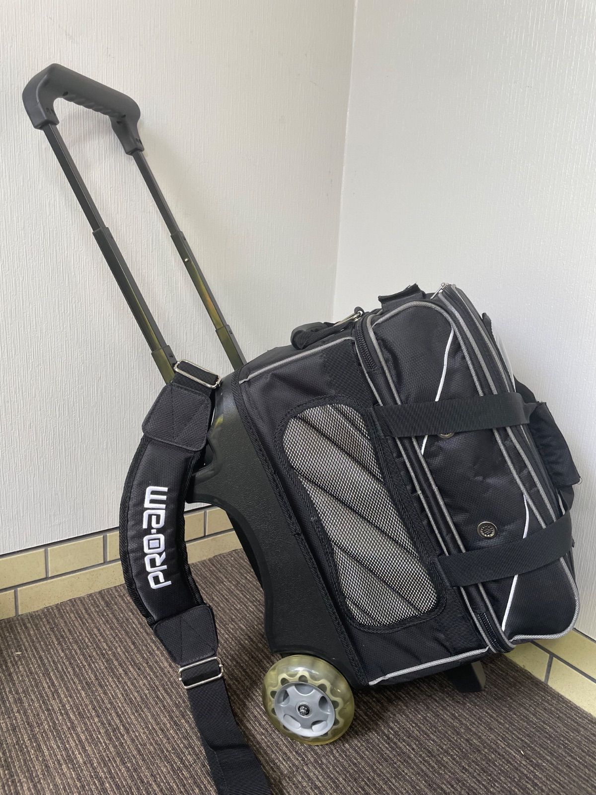 Pro-am ボウリングバック　3way 2個　キャリー付き 美品】PRO-AM ボウリング キャリーバッグ ボール2個用 タイヤ付
