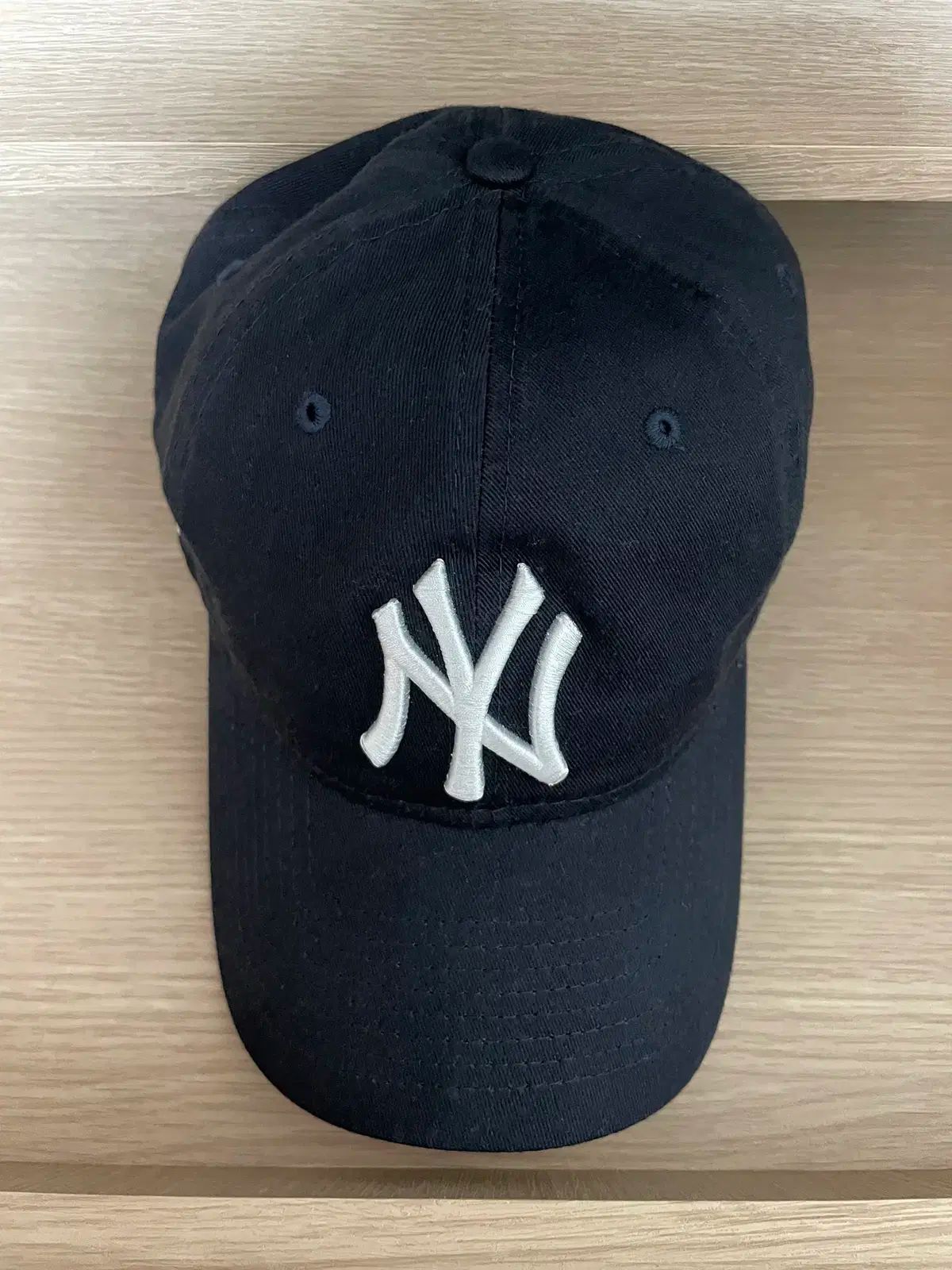 【雷市場（ポンジャン）商品韓国直送】モマ NEW ERA(ニューエラ) ヤンキース ボールキャップ 9twenty ネイビー MoMA