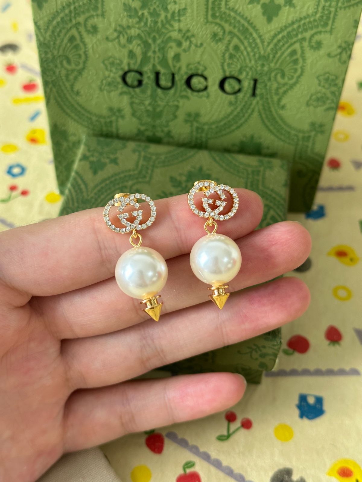 GUCCI パールピアス グッチ ブロンディ〕レジン パール ピアスイエローゴールド