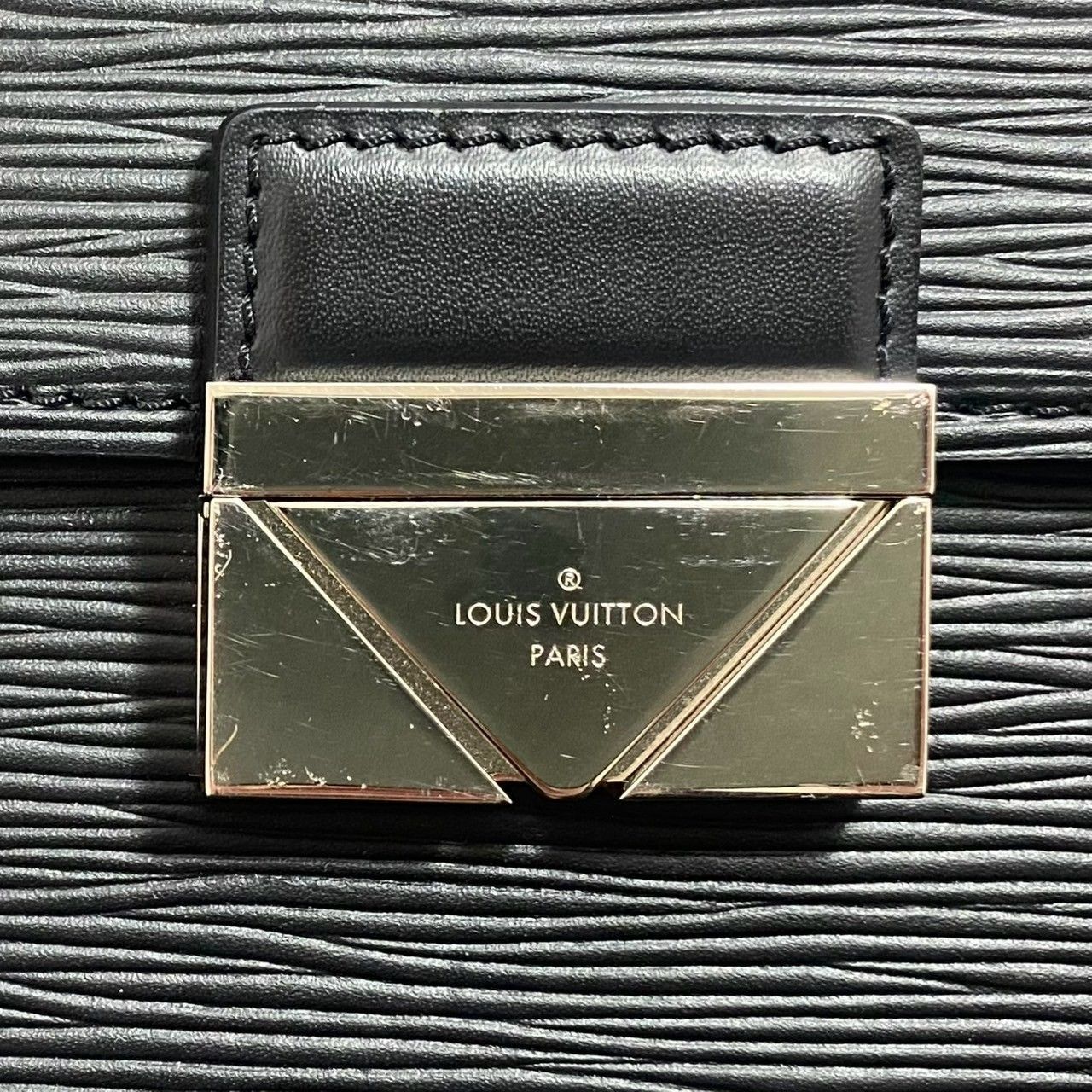 LOUIS VUITTON】ポシェットテムズ M42742 エピ ノワール ハンド  