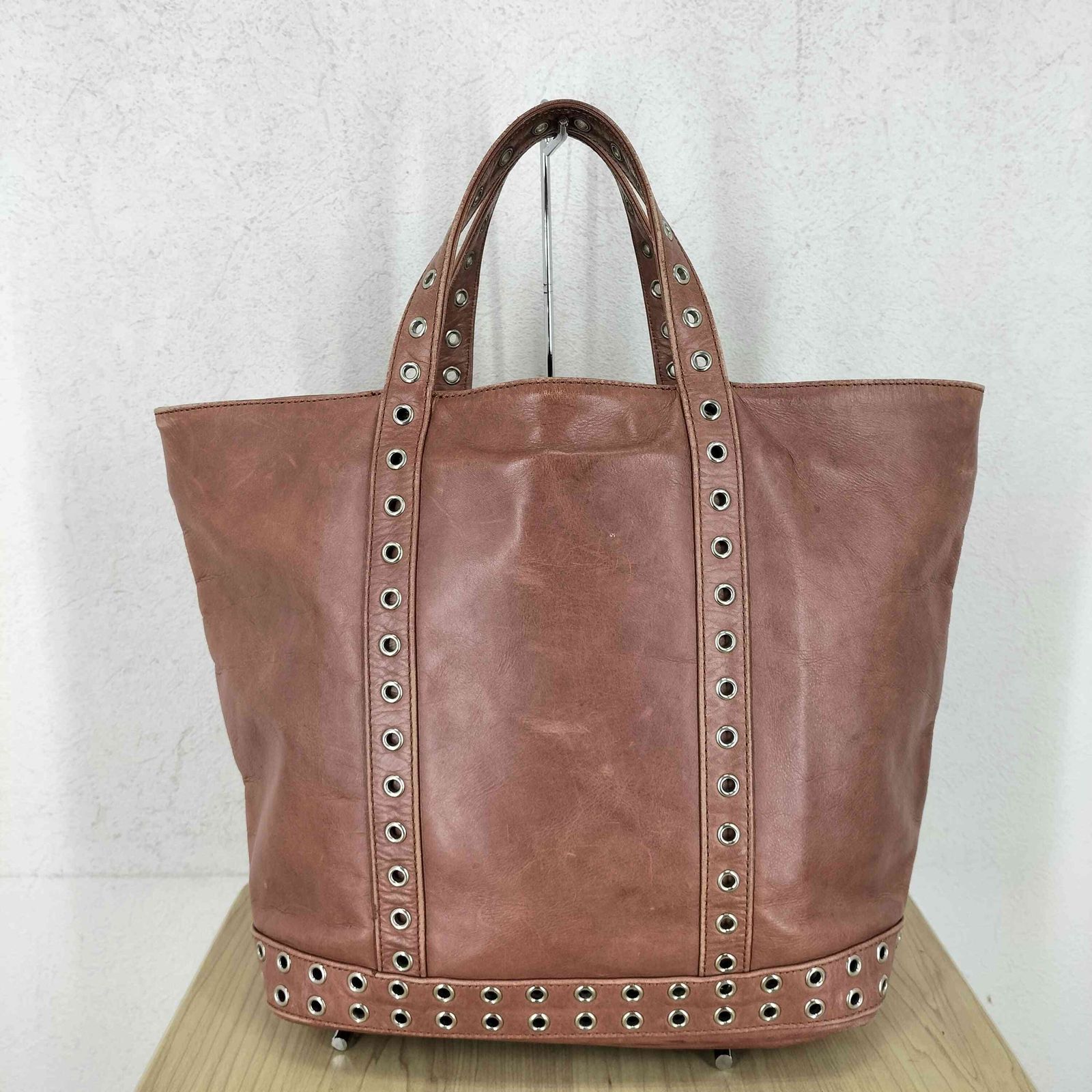 ☆美品☆vanessabruno ハトメレザーバッグ ヴァネッサブリューノ Le Cabas vanessabruno ハトメデザイン