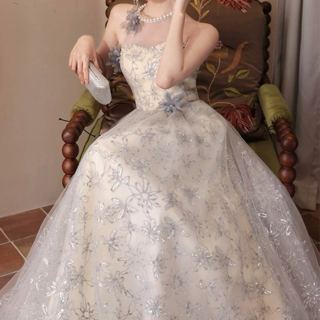 首元のお花のデザインがオシャレなホルターネックのロングドレス 新品未使用 レディースファッション 人気商品 お花のデザインが