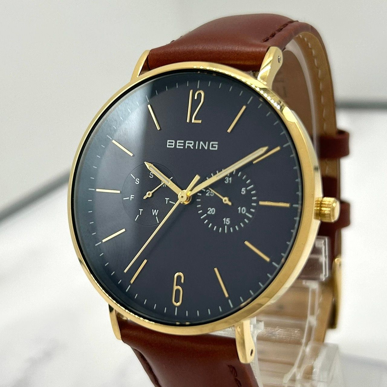 従来の概念を覆す画期的時刻表示法を美しいデザインに昇華/新品