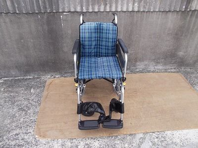 送料無料 一部地域を除く 介助式車椅子スキット SKT-2 介助式車椅子スキット SKT-2