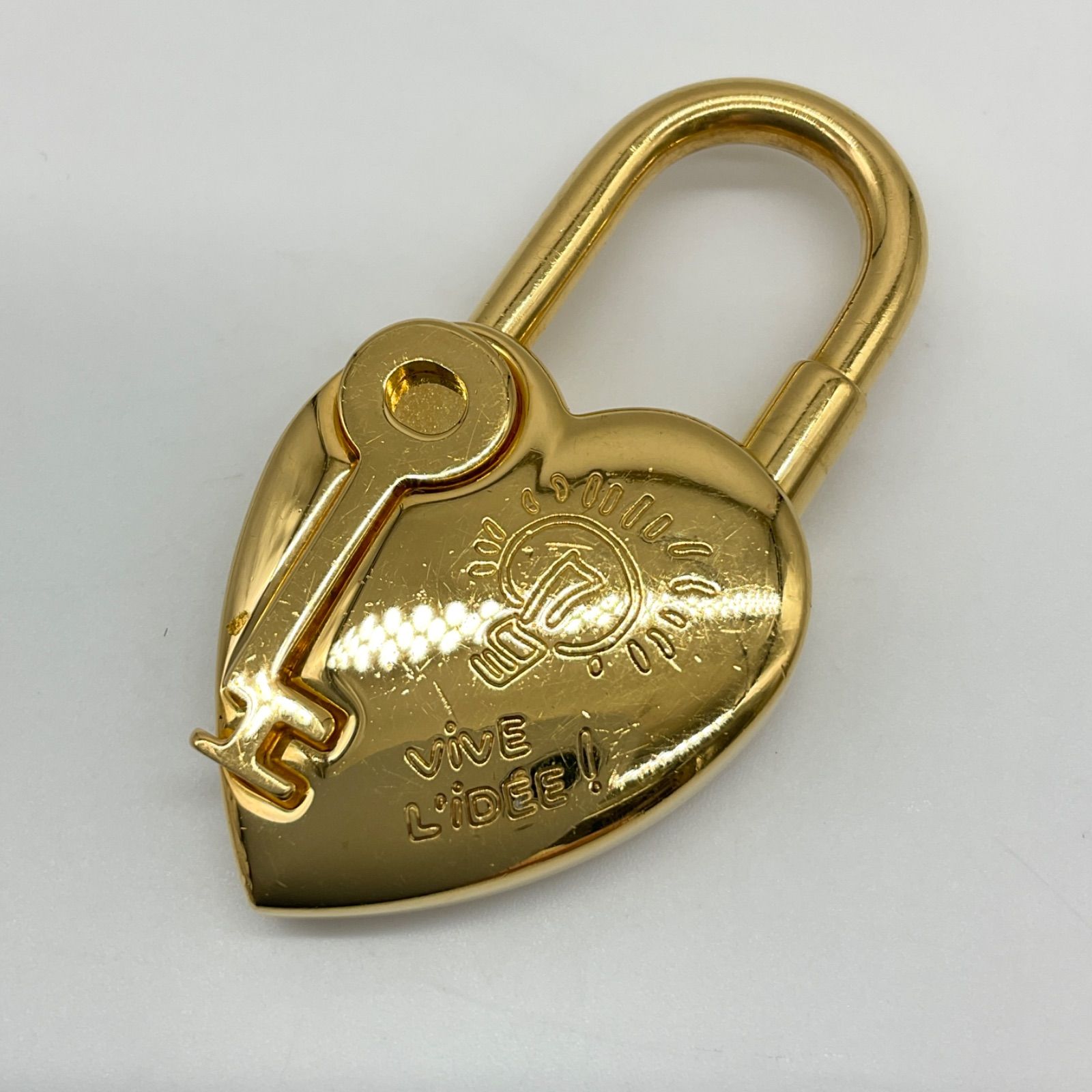 HERMESエルメス カデナチャーム ファンタジーハート ゴールド鍵2004年 楽天市場】エルメス HERMES カデナ ファンタジーハート&キー