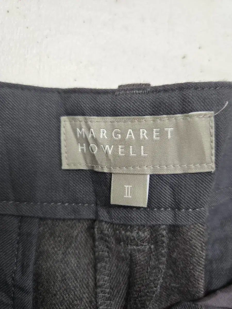 MARGARET HOWELL マーガレットハウエル ウールブレンド グレー 5分丈 ズボン
