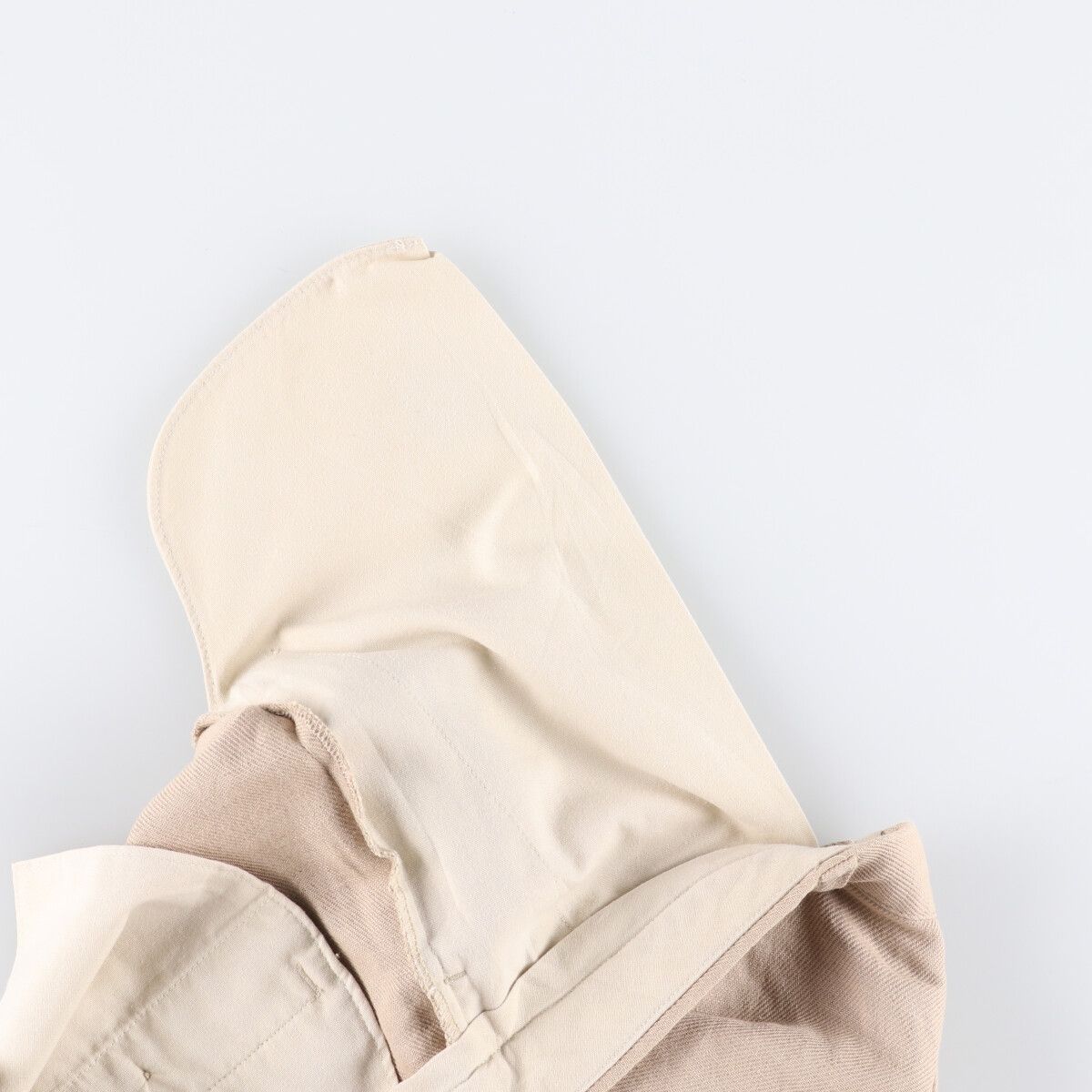 スラックスパンツ